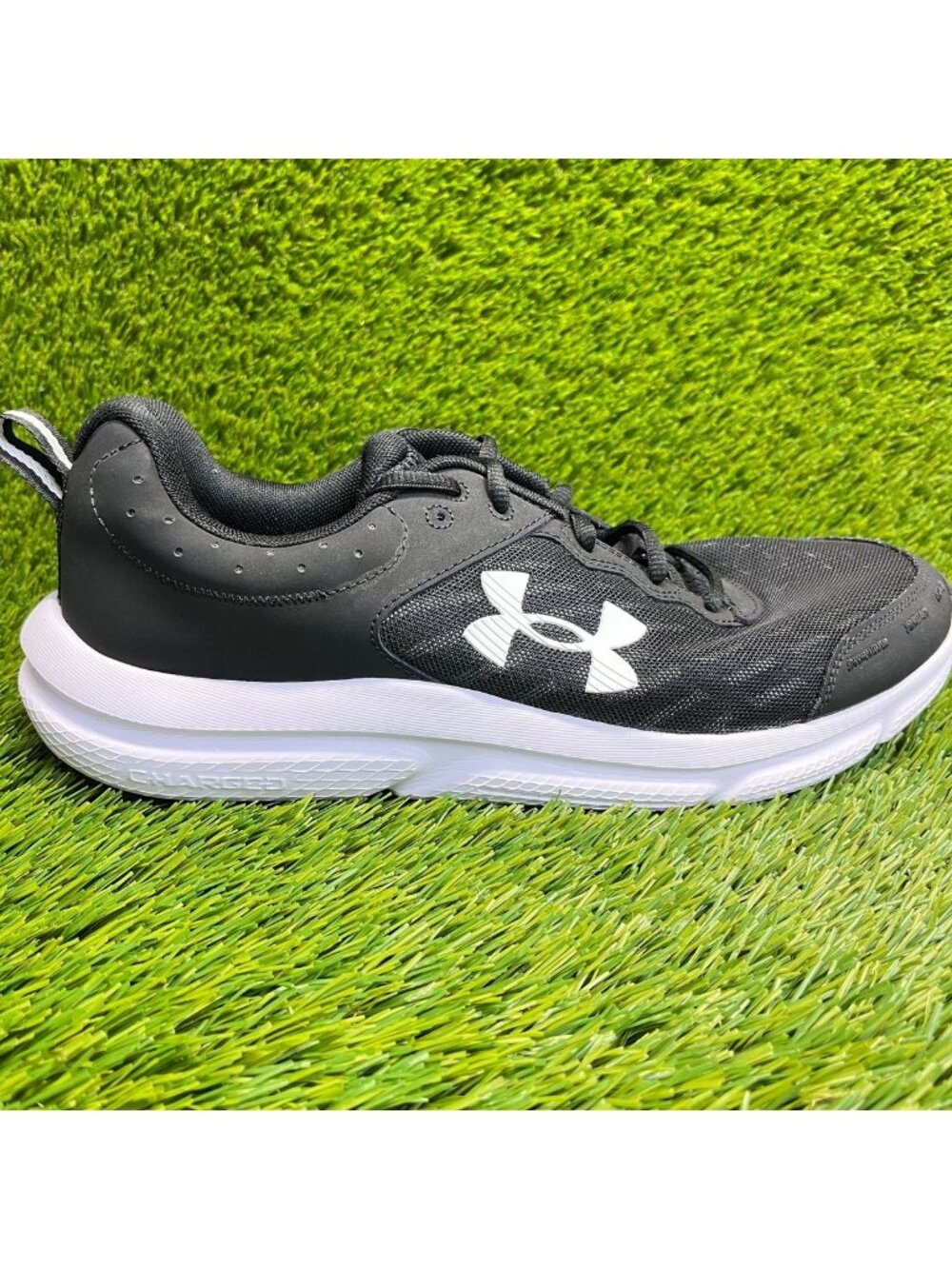 Under Armour Charged Assert 10 Mens Size 11 Black White Running Shoes Sneakers